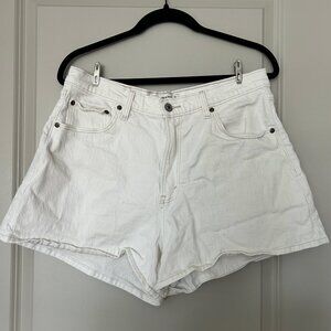 Abercrombie & Fitch 90’s Relaxed Cutoff Shorts-White
